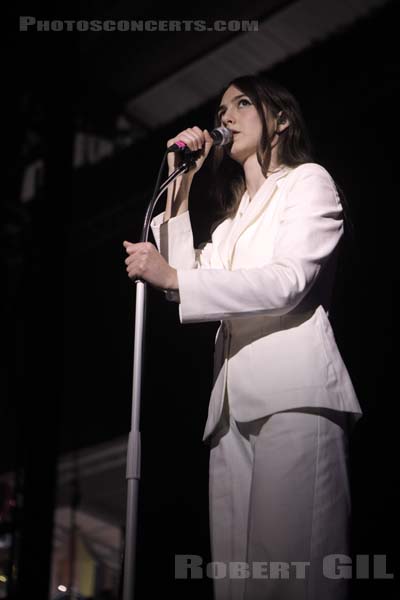 WEYES BLOOD - 2019-11-01 - PARIS - Grande Halle de La Villette - Nef - Natalie Mering